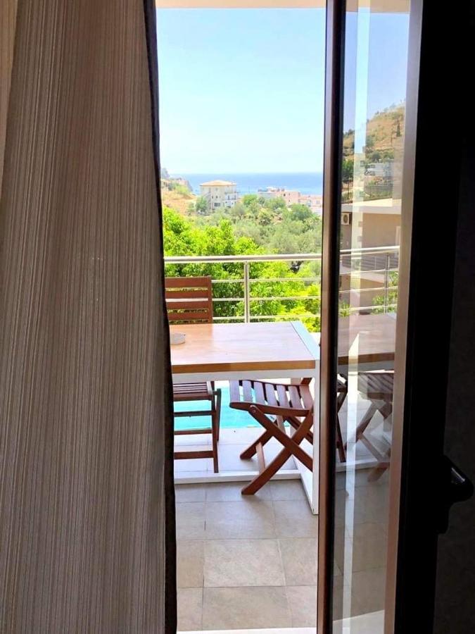 Spyridoula'S Guest House Himare Eksteriør bilde