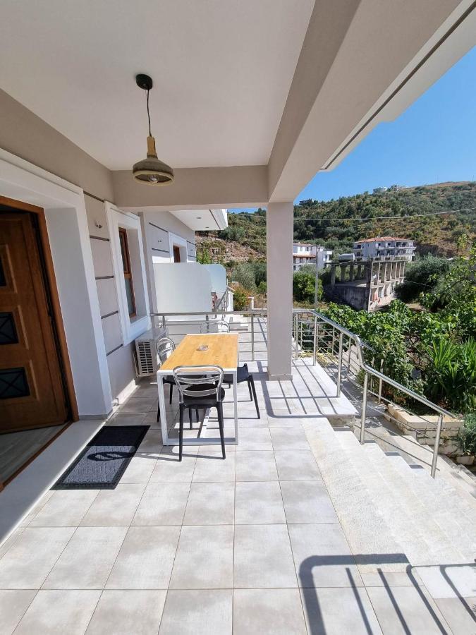 Spyridoula'S Guest House Himare Eksteriør bilde